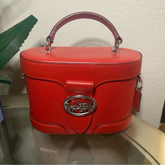 LIKE NEW COACH RED GEORGIE GEM CROSSBODY WITH SILVER HARDWARE - Picture 4 of 16